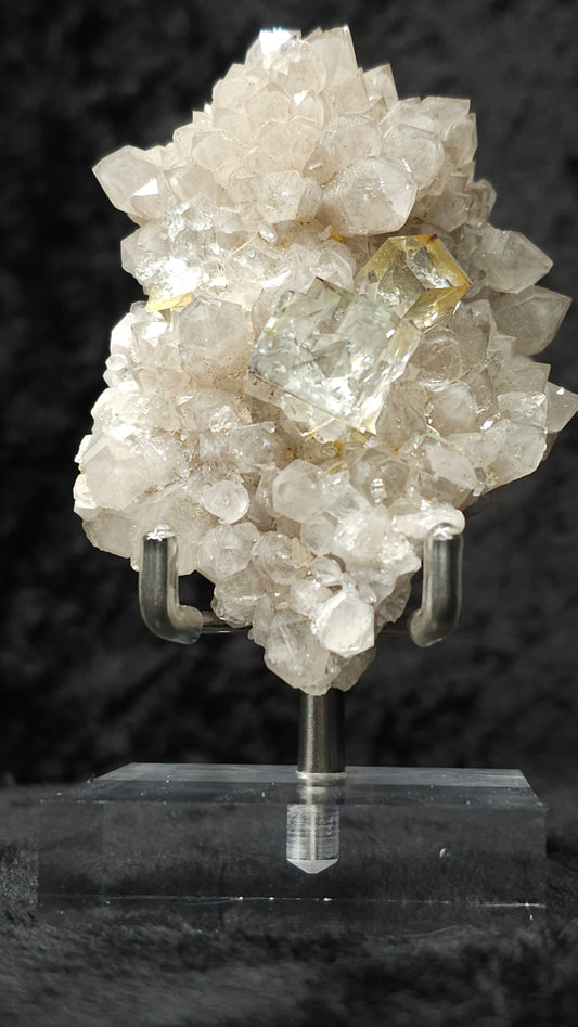 Xianghualing Fluorite and Quartz